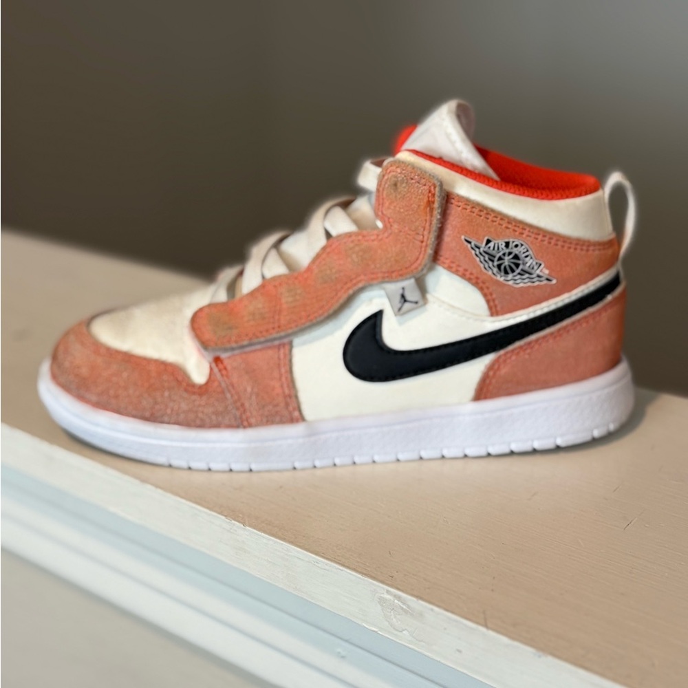 Jordan 1 Mid Alt SE Orange Suede GS DZ4470-800 Kids Youth Size 2Y - Picture 3 of 9